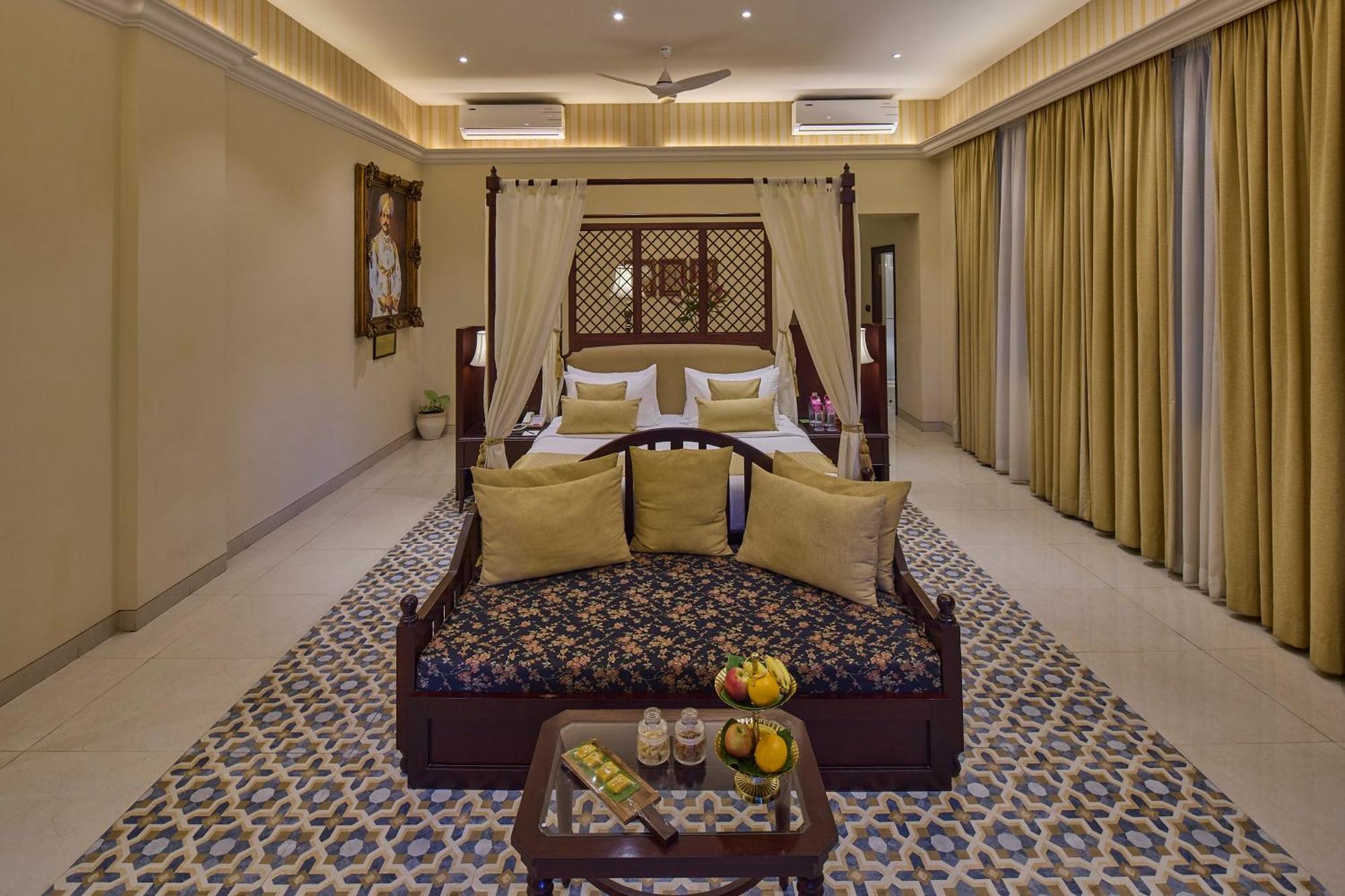 Royal Orchid Metropole Mysore Ngoại thất bức ảnh